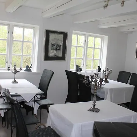 Hotel Kirsten Piil Bed & Breakfast 3*