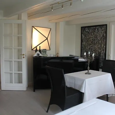 Hotel Kirsten Piil Bed & Breakfast 3* Klampenborg
