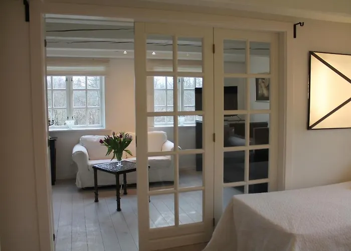 Hotel Kirsten Piil Bed & Breakfast 3*