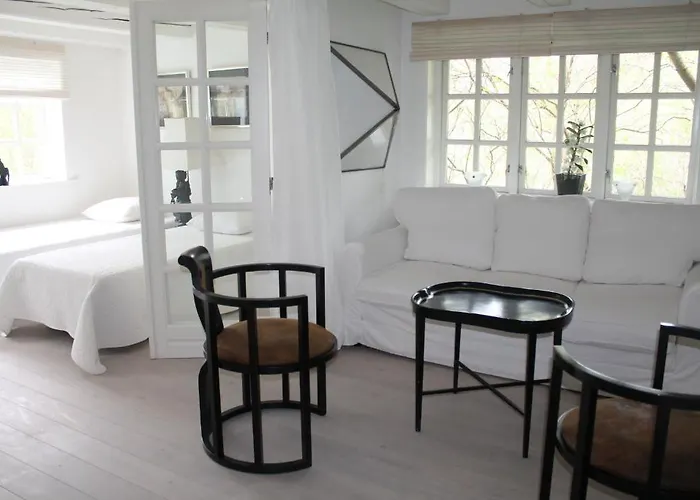 Hotel Kirsten Piil Bed & Breakfast 3* Klampenborg