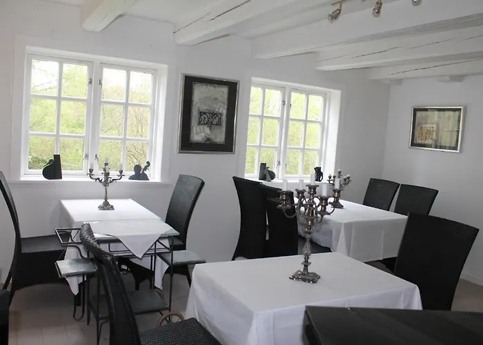 Hotel Kirsten Piil Bed & Breakfast 3*